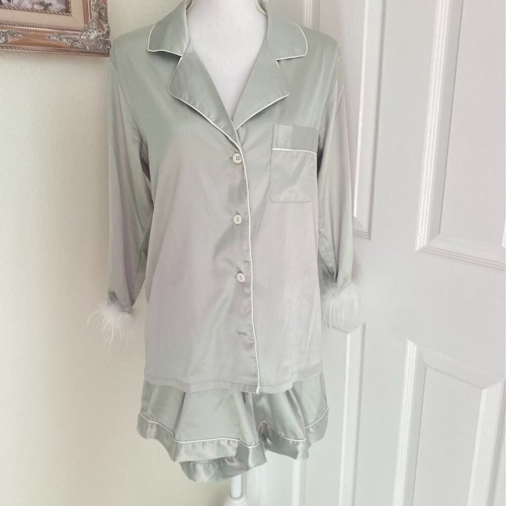 2-Piece Pajama Short Set Sz Small Silky Light Green 3/4 Sleeves Boa Trim